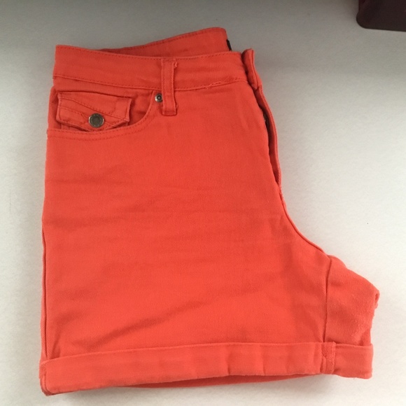Salt Works NYC Med. Rise Shorts - Picture 1 of 3